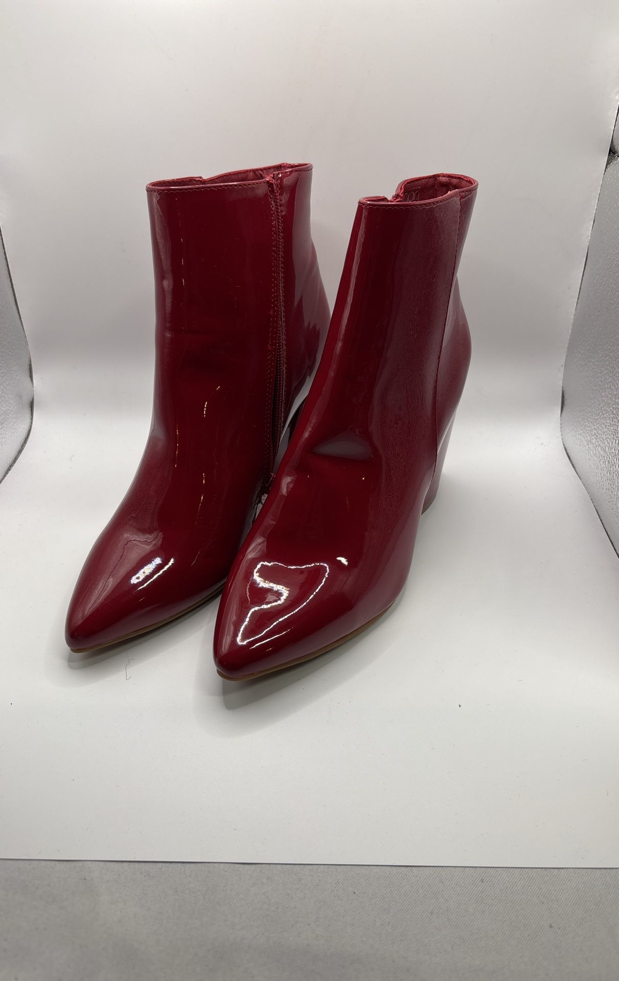 Red lacquered shoes with heels Sugar Size 8
