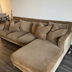 Cozy Sectional Sofa with Chaise – Fair Condition