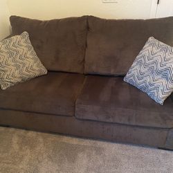 Brown Sleeper Sofa Couch Like Brand New  Less Than A Year Old