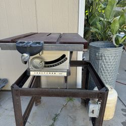 Craftsman table saw. 