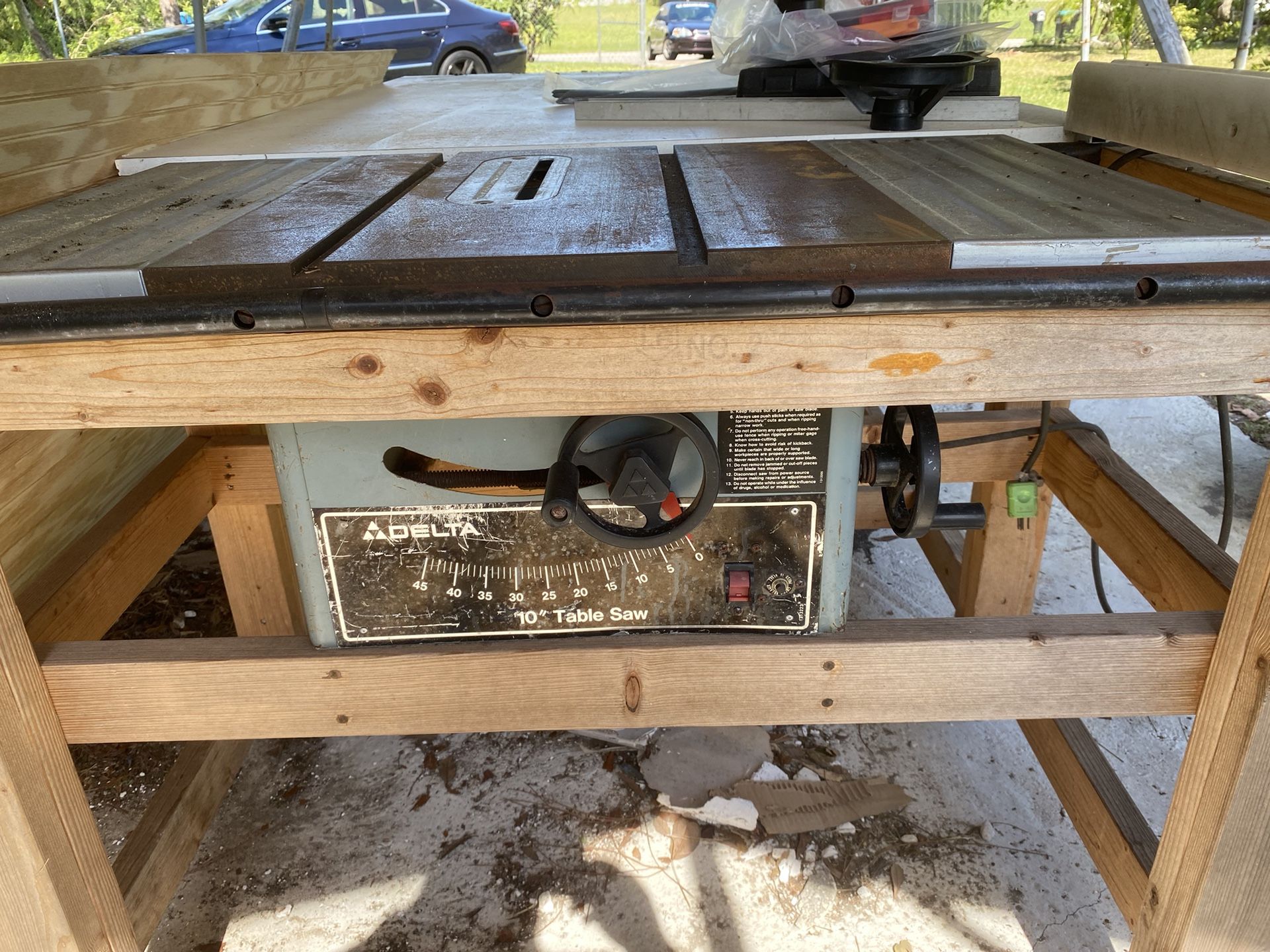 Mesa De Trabajo Con Table Saw And Router 