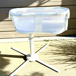 HALO Innovations BassiNest Swivel Bassinet Sleeper