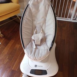 4Moms MamaRoo Electric Swing 