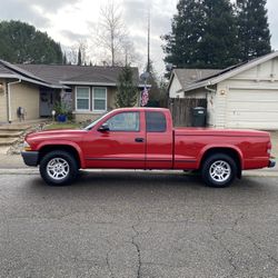 2004 Dakota Crew Can 3.7 V6 Automatic 2WD Crew Cab 