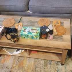 Coffee Table (Opens / Lifts)