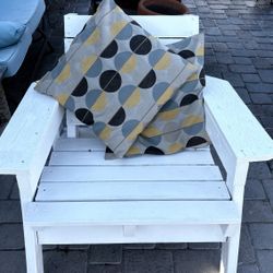 🪑 Solid Wood Adirondack-Style Patio Chair + Cushions – $29 FIRM 🪑