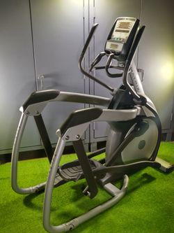 Matrix Suspension Elliptical 3X Commercial Fitness Machine
