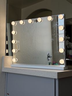 Vanity mirror