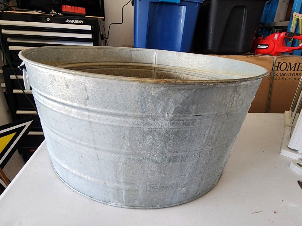 Set Of 3 Galvanized Tubs