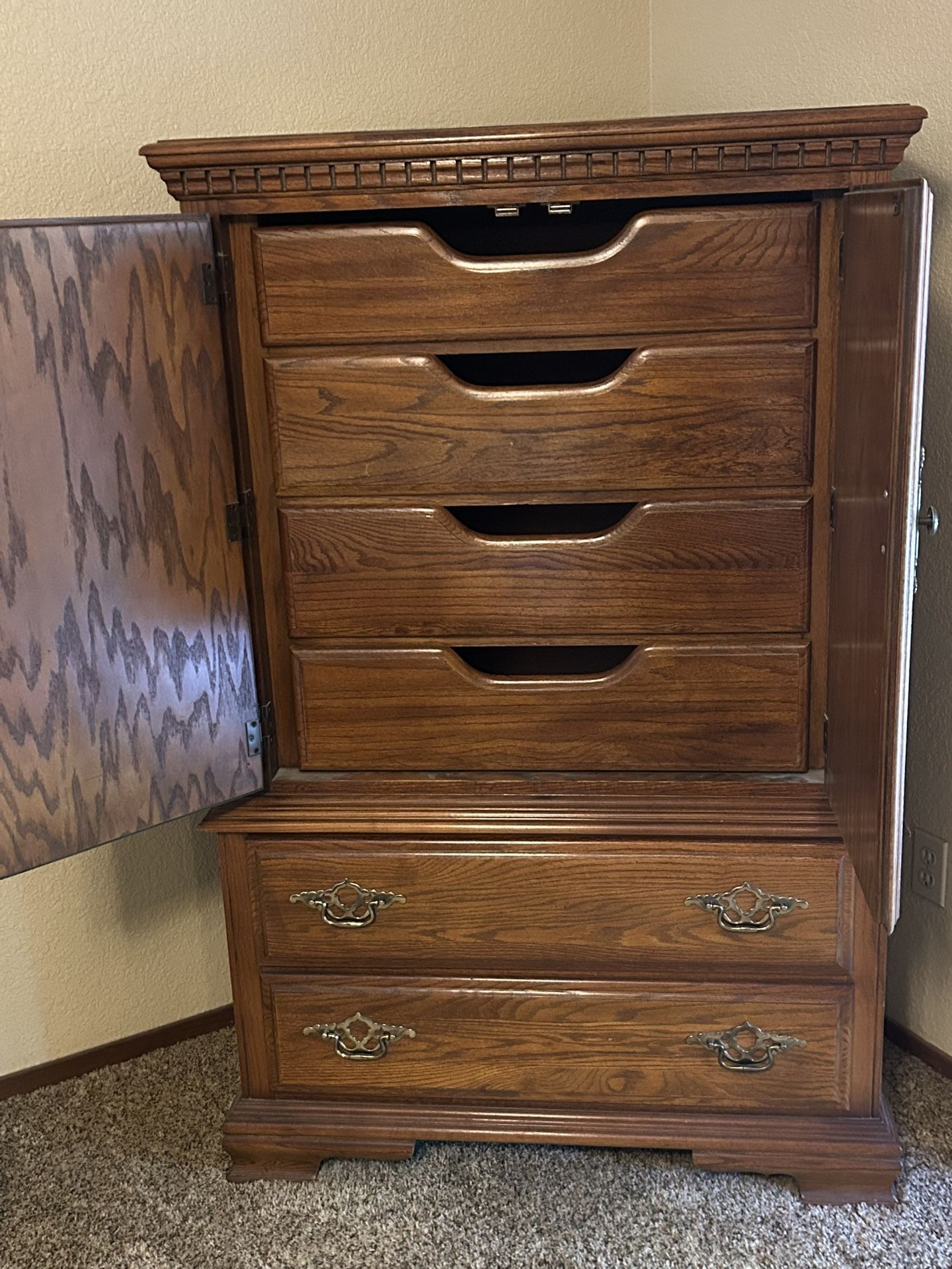 Like New Large Bedroom Set