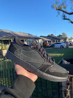 Jordan 1 Travis Scott Phantom