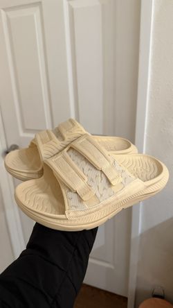 New Hoka Ora luxe Sandals