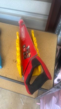 Miter saw box with hand saw