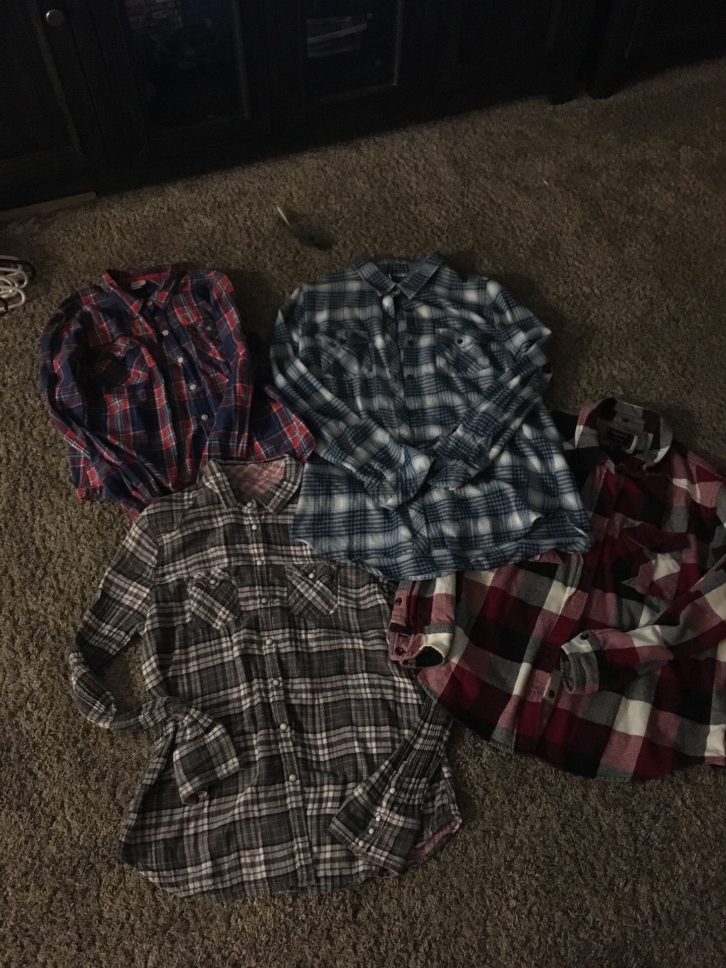 Women’s M flannels