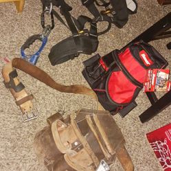 3 TOOL POUCHES 1 IS A HARNESS TOOL POUCH 