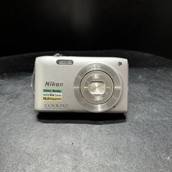Nikon Coolpix S3200 16.0 Mp 6X Wide Optical Zoom Digital Camera