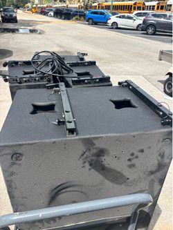 Seismic audio sound system (black) 1600watts, and 800 watts speakers. Total of 10 speaks