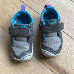 Plae Shoes Size 7