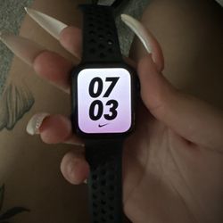 Apple watch se 2nd gen. 