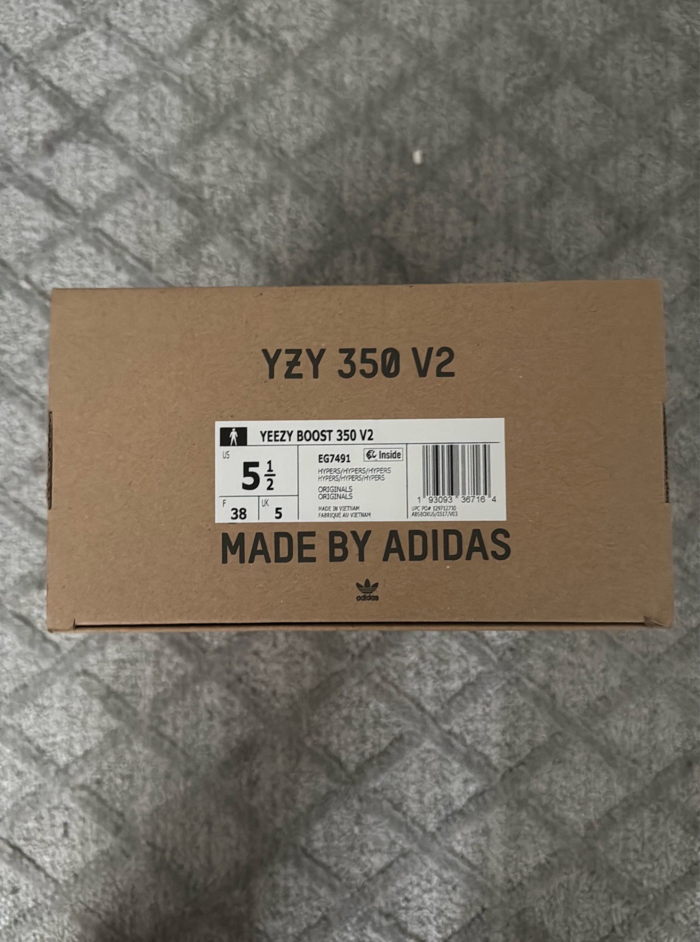 Size 5 and a half Adidas Yeezy boost 350 V2