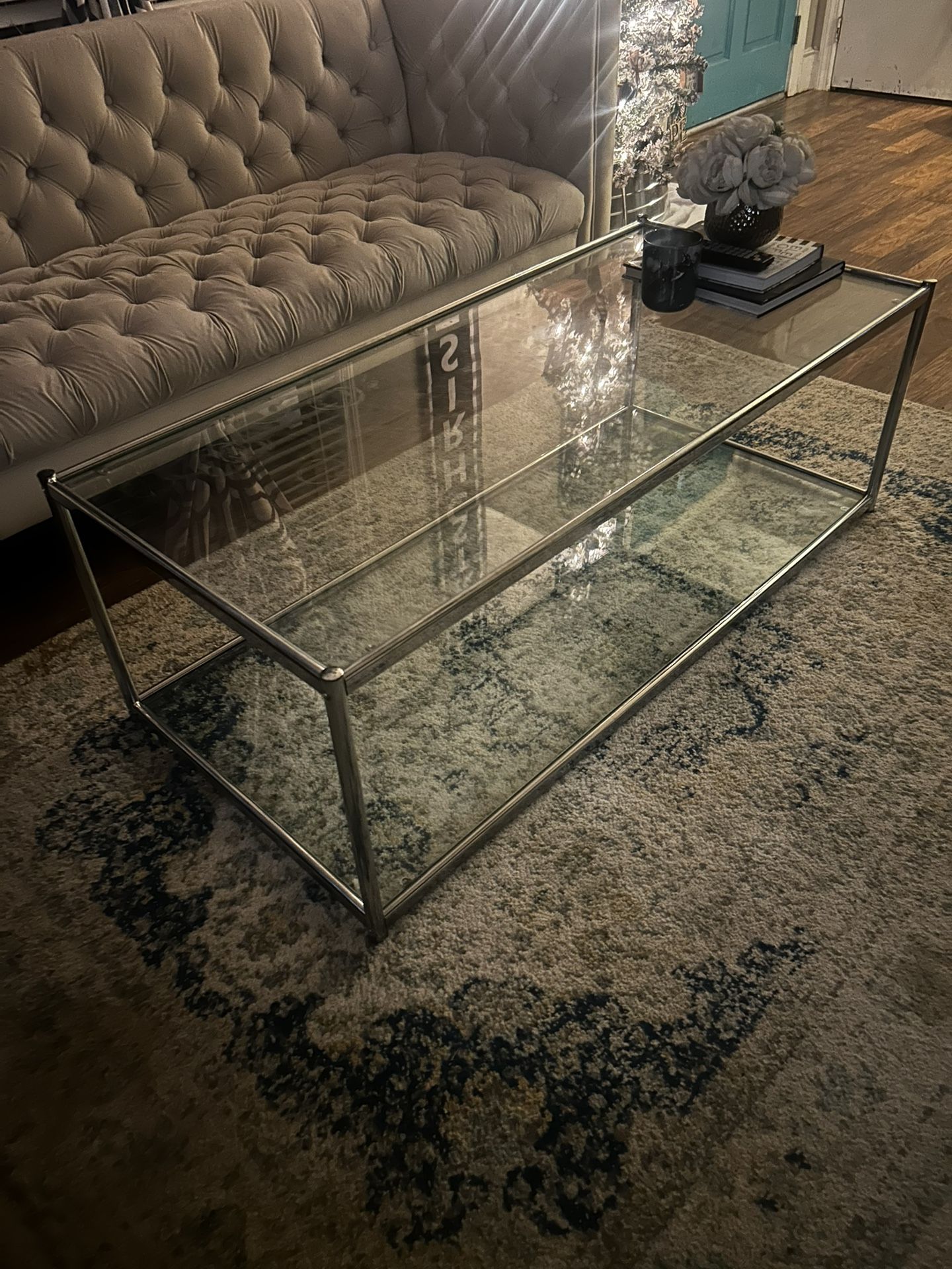 2 glass Tables