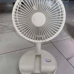 USB Desk Fan, Folding Portable, 3 Speeds Desktop Table Cooling, Plug in Power