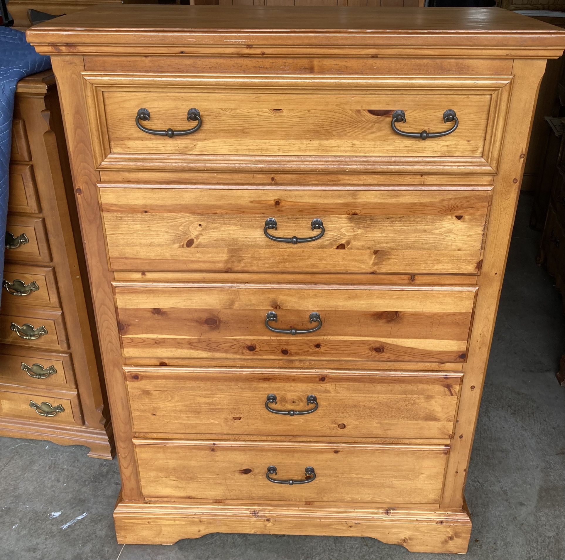 Rustique Solid Knotty Pine 5 Drawer Dresser Chest