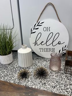 Floating shelf and home decor!