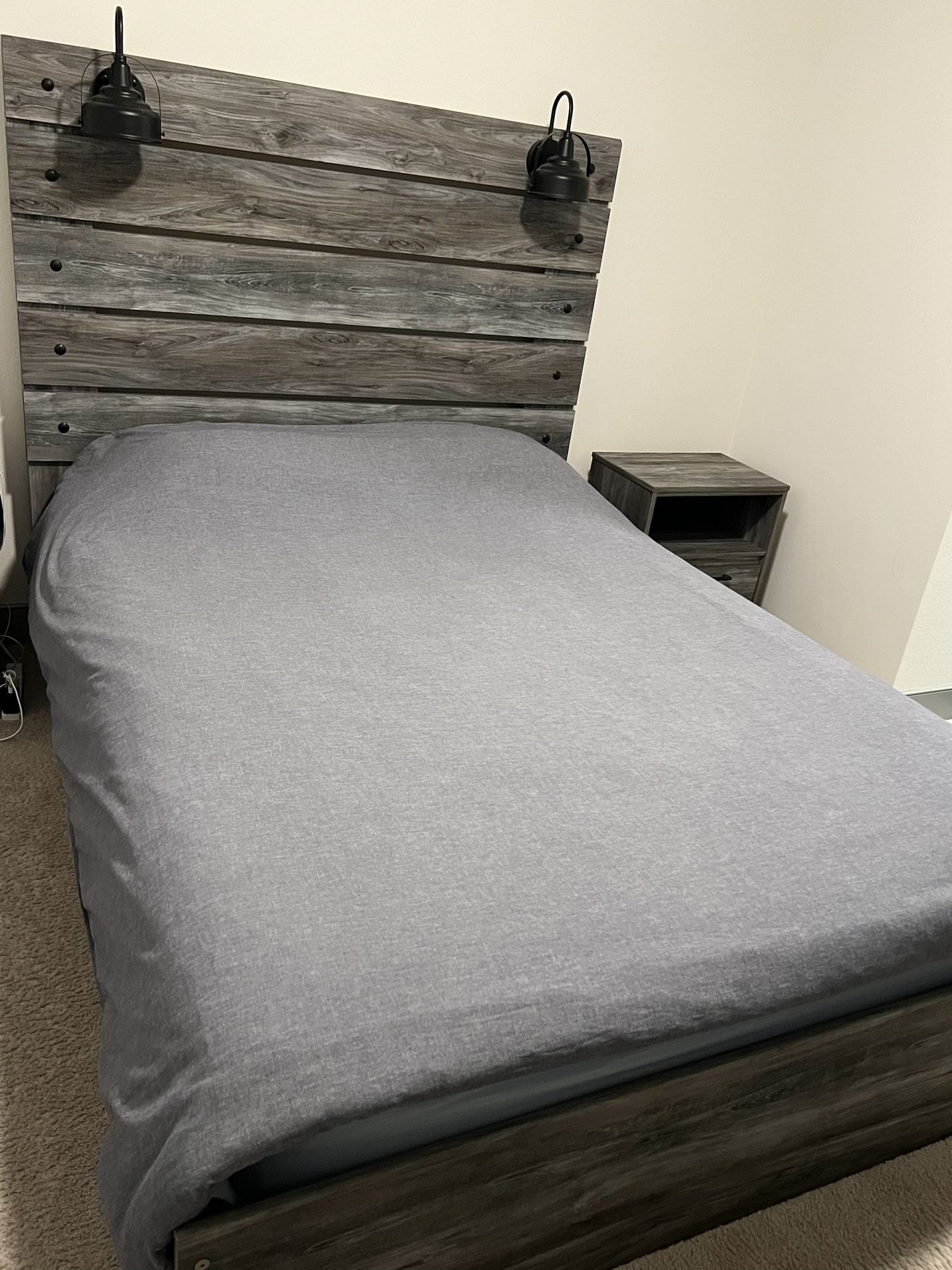 Bed Set: Gray Wood Bed Frame With Built In Lamps, Dresser & Mirror, 2 Nightstands