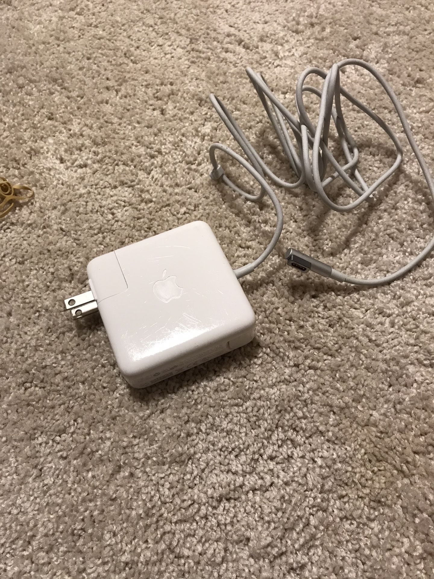 Apple 60w MagSafe charger