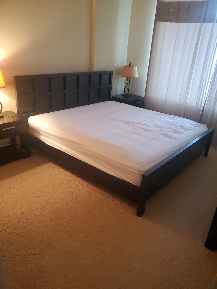 Cal King Bedroom Set