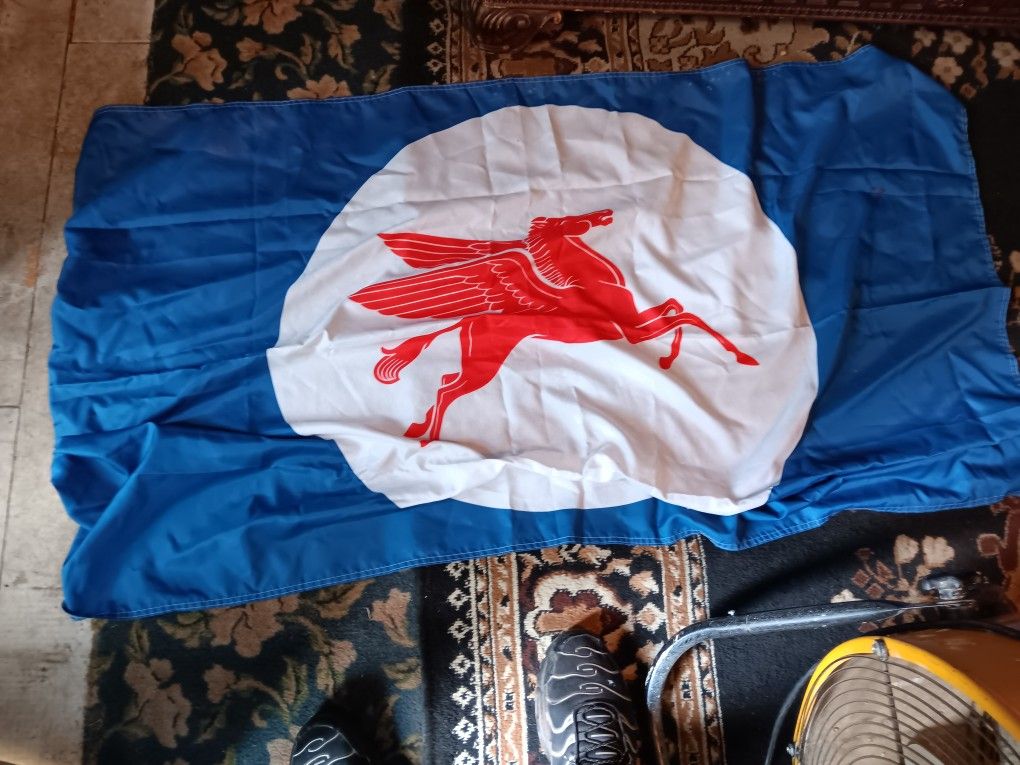 Mobil Pegasus Flag