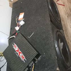2 Kenwood 12s In Box With Amp