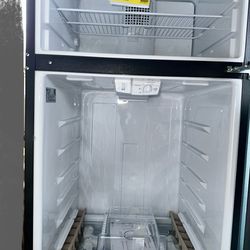 BRAND NEW GE Appliances Refrigerator 