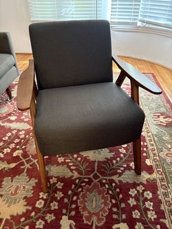 Mid century modern accent chair, like new.