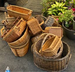 Baskets all of them !!! Come as a bundle! 16 baskets