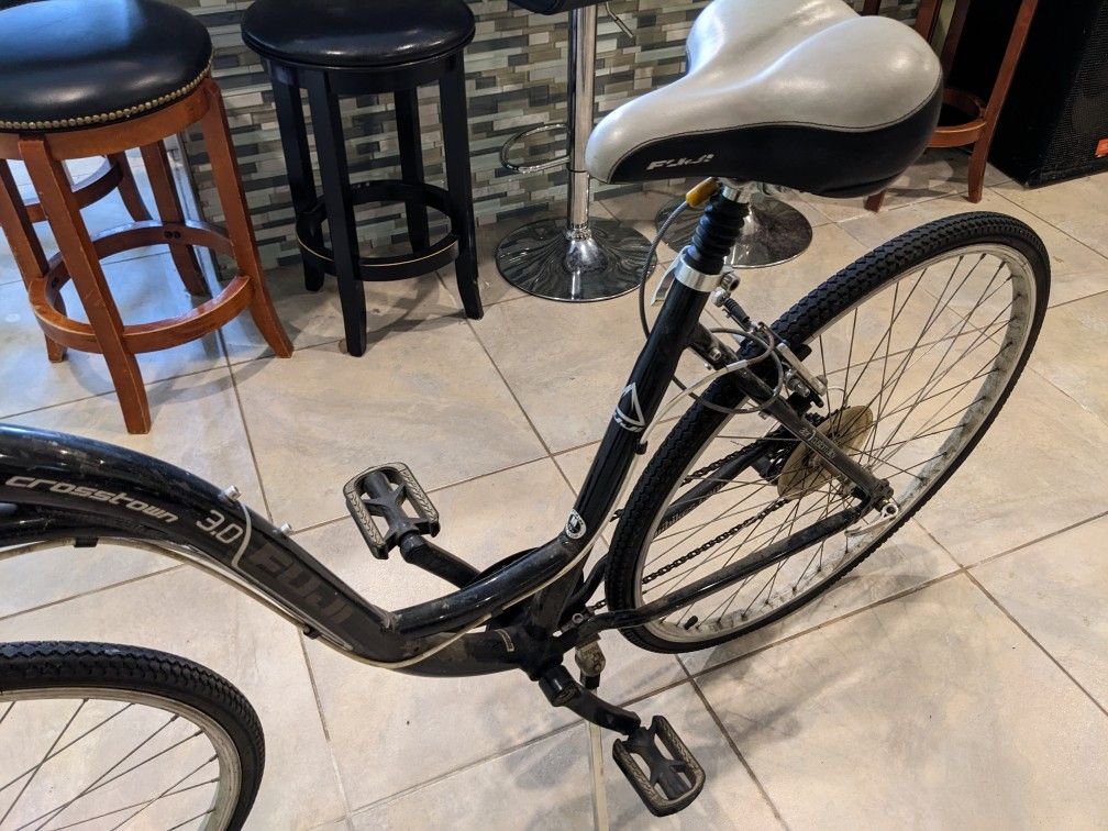 Fuji Crosstown 3.0 Bike for Sale in Stickney IL OfferUp