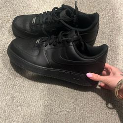 Black air force 1s 