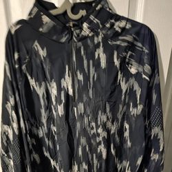 Lululemon Men's Lightwear Jacket 