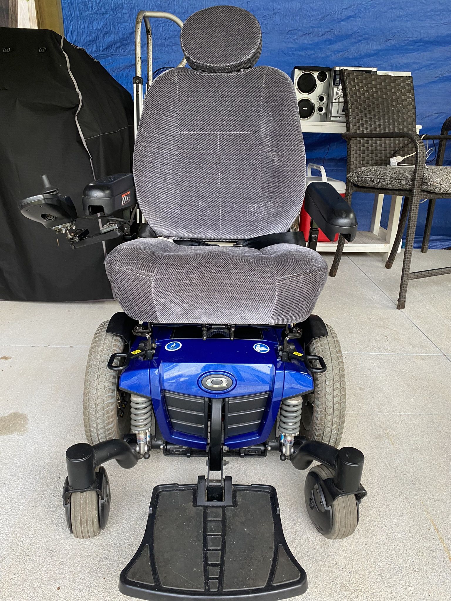 Like New Quantum 6 Power Chair New Batteries