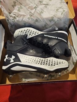 Cleats size 9 Under Armour