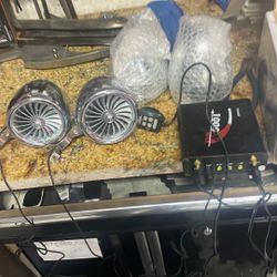 Speakers With Blue Tooth 