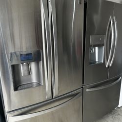 Kenmore Bottom freezer Refrigerator 