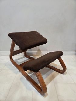 Mid-Century Modern Ergonomic Kneeling Chair by British Design Corp Brown Upholstery & Bentwood Frame