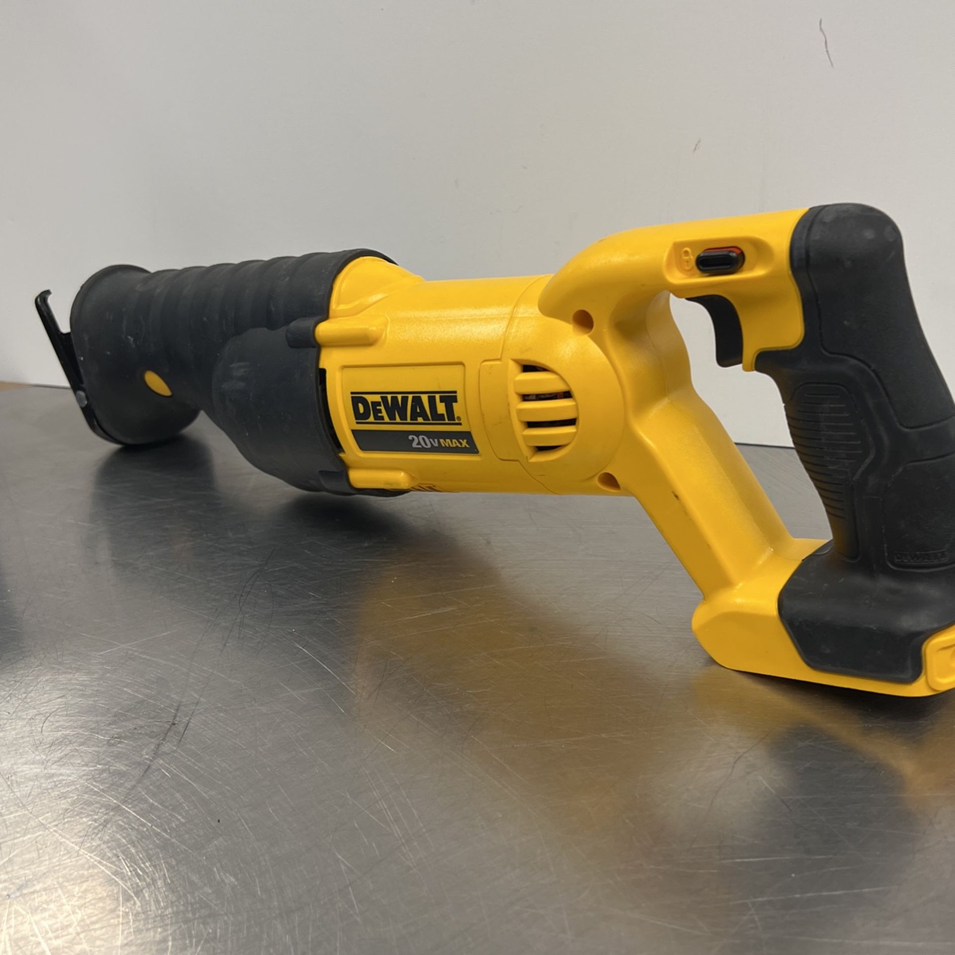 Dewalt 20v Sawzall 147750/12 for Sale in WA OfferUp