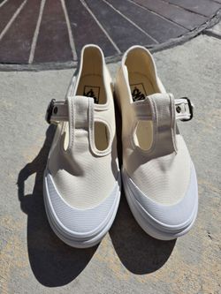 Brand New Vans Mary Jane beige 8.5