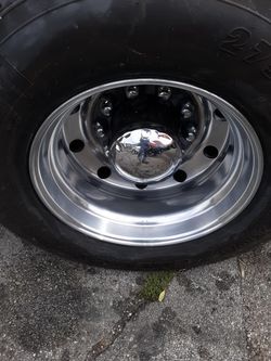 Expert at pollishing rims and trucks