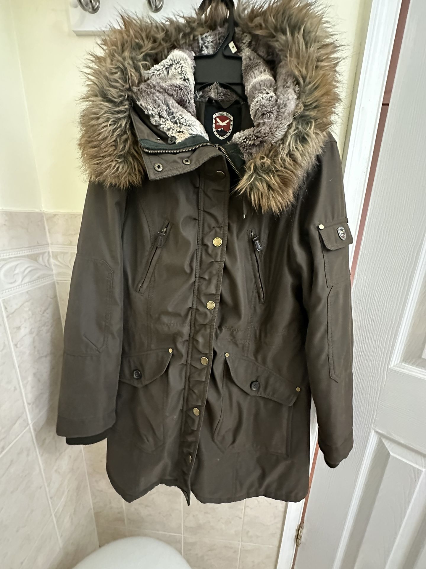 1 Madison Expedition Women s Size Medium Men s clothing