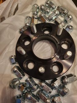 Spacer for truck or car with lugs