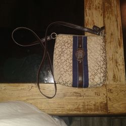 TOMMY HILFIGER CROSSBODY 